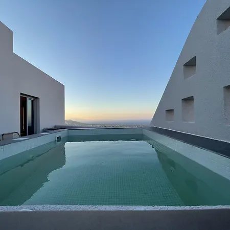 Elements Cozy Hotel Pýrgos